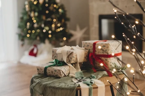 Gifts & Hampers