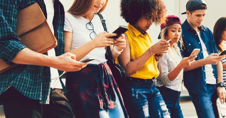 Saving Habits Throughout Generations: From Baby Boomers to Generation Z
